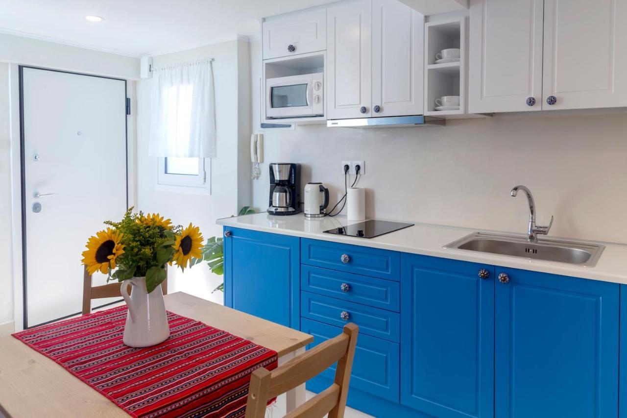 Blue And White Apartment Vipgreece Atena Exterior foto