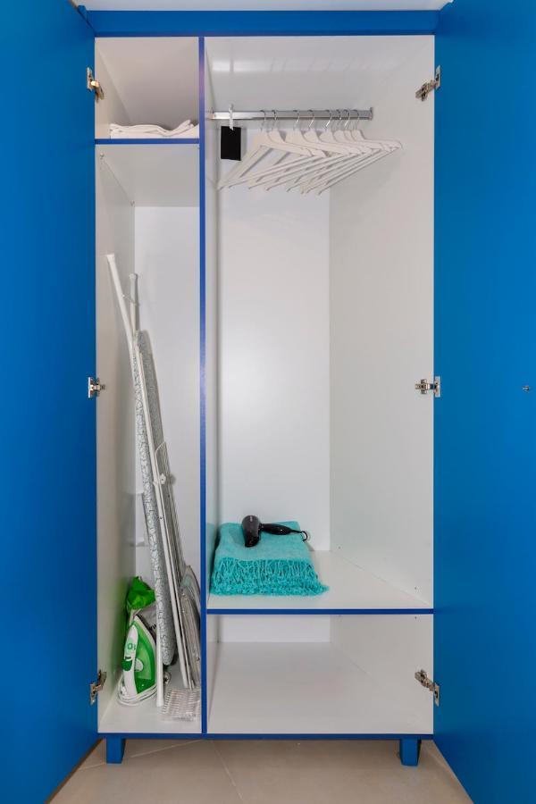 Blue And White Apartment Vipgreece Atena Exterior foto